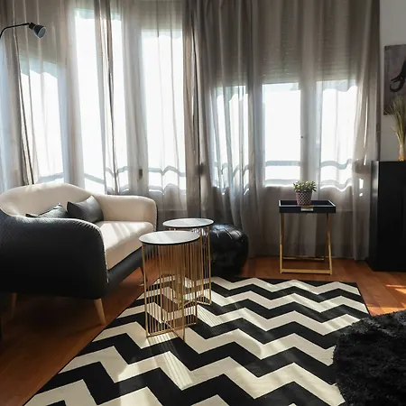 Carrera Luxury Olympia Apartment *